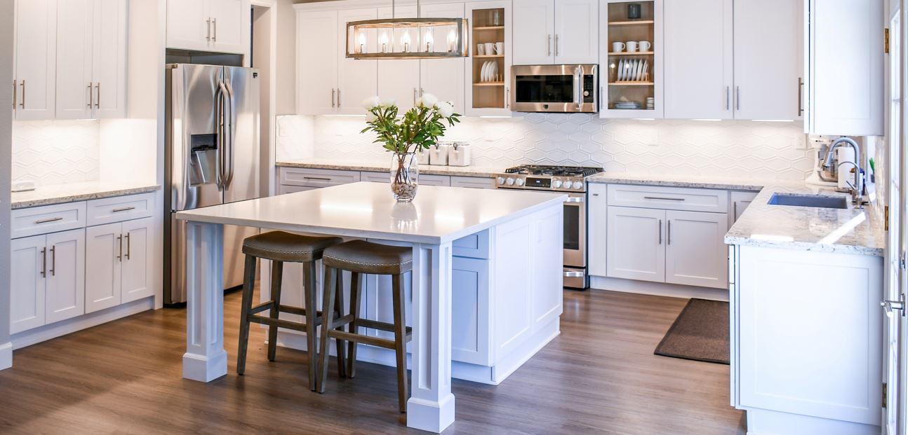 install kictchen cabinets with backsplash